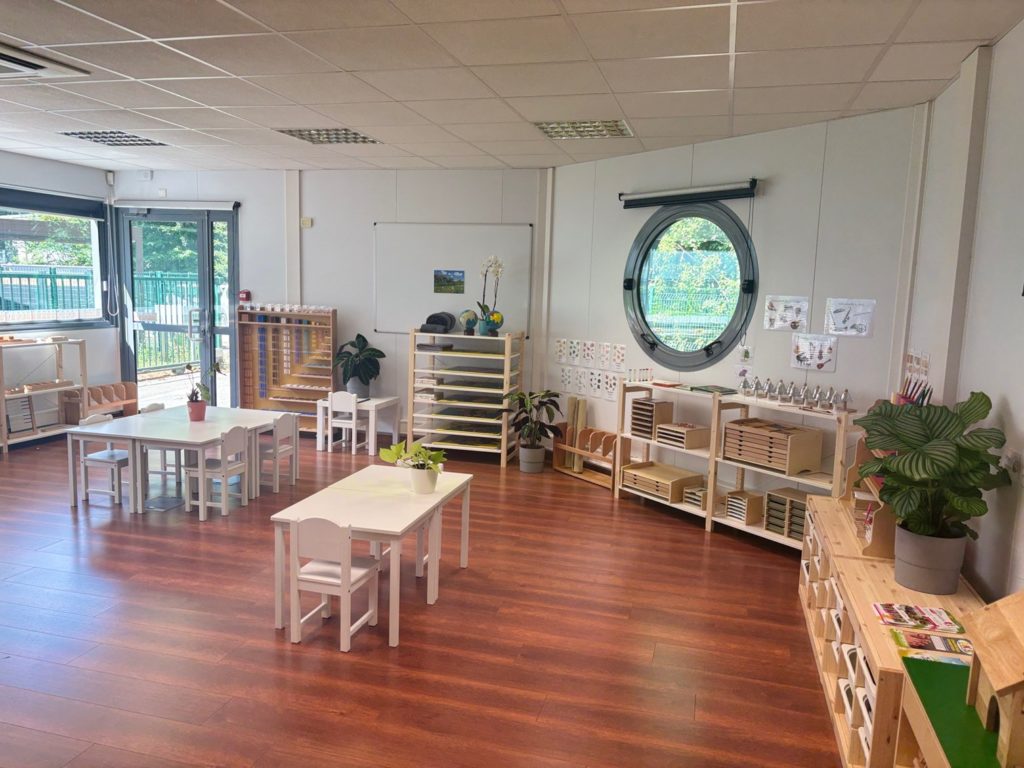 salle de classe 2/6 ans école Etre et devenir